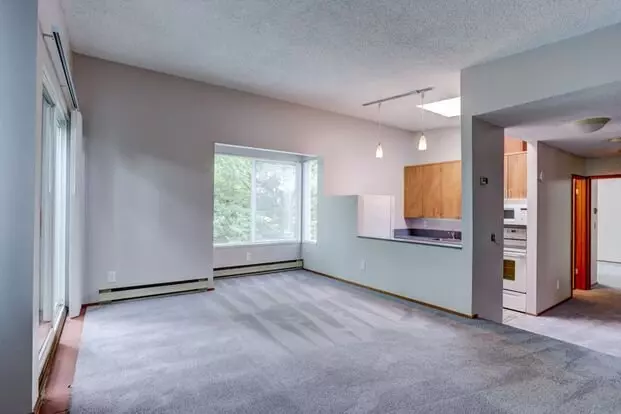 Lair Hill Apartment for rent in Portland, OR