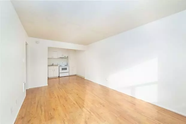 1 Bedroom Available Now!! Mid Town! Apartment for rent in Portland, OR