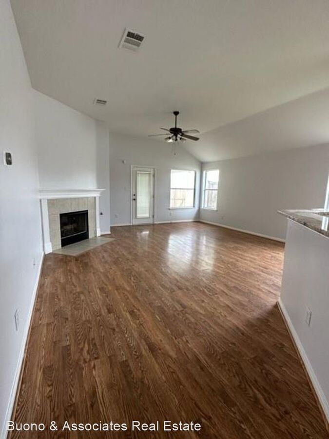 109 Magnum Trl Bastrop, TX House for Rent Rentable