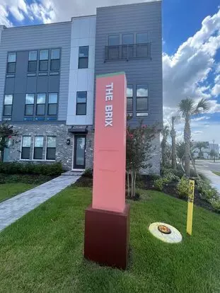Luxury Town Home - $300 Off Your Rent On Second Month Apartment for rent in Orlando, FL