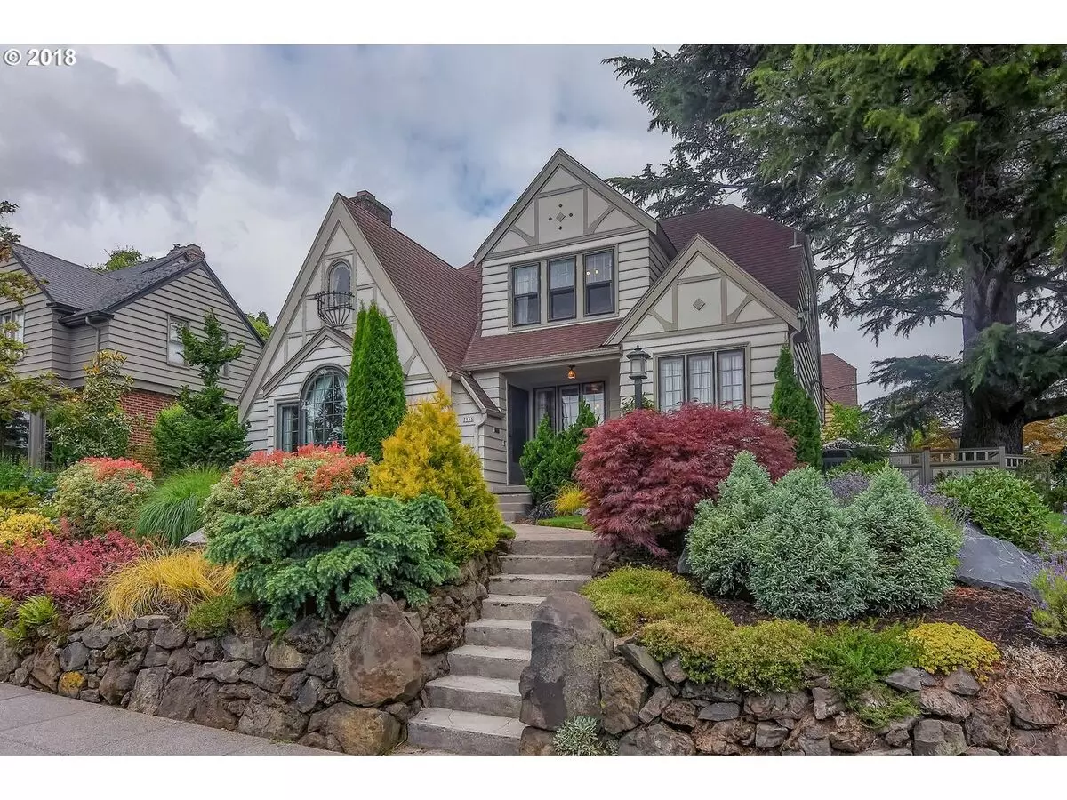 Beautiful Tudor On Alameda Ridge, 4/2.5 House for rent in Portland, OR