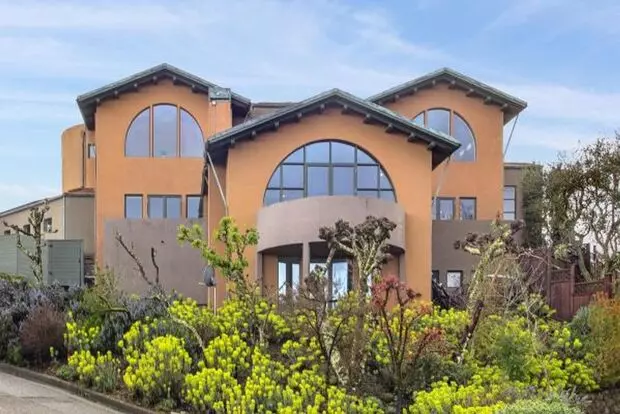 Luxury Living Above The Bay -- Iconic Views! Apartment for rent in Oakland, CA