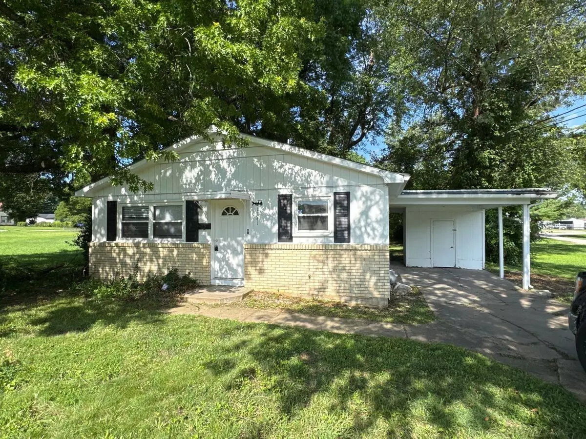 3 Bedroom Home In Southeast Springfield For $1095! House for rent in Springfield, MO