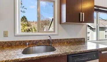 4 of 20 Amazing West Hills Condo! W/s/g + Heat Included! Free Onsite Laundry House for rent in Portland, OR