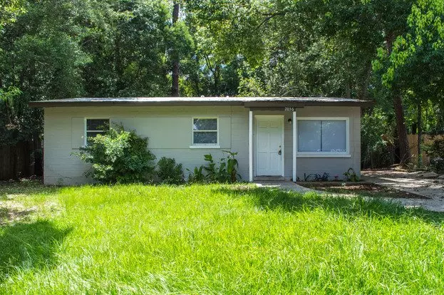 Cozy Home Off Lake Bradford! Apartment for rent in Tallahassee, FL