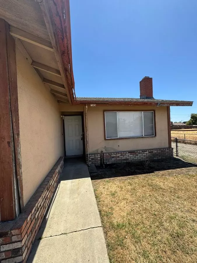 2113-15 West Inyo Apartment for rent in Tulare, CA