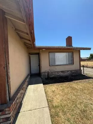 2113-15 West Inyo Apartment for rent in Tulare, CA