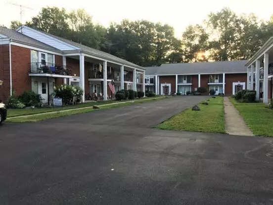 Twin Oaks Apartments 222 Apartment for rent in Cortland, OH