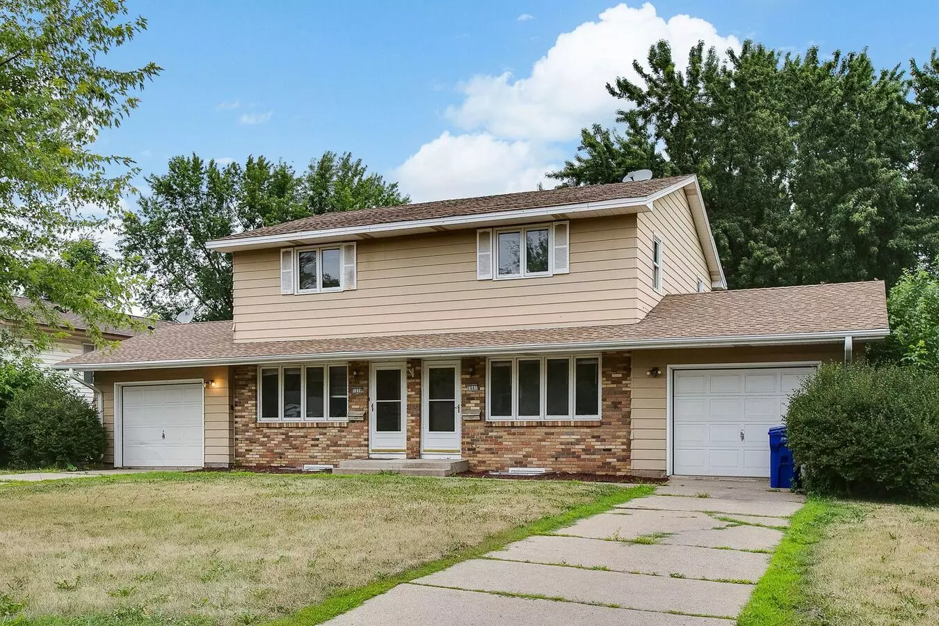 Updated 3 Bedroom Duplex In Battle Creek House for rent in St Paul, MN