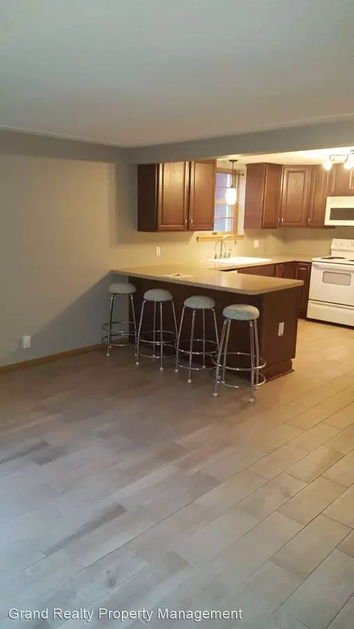 2179 Stewart Ave Apartment for rent in St Paul, MN