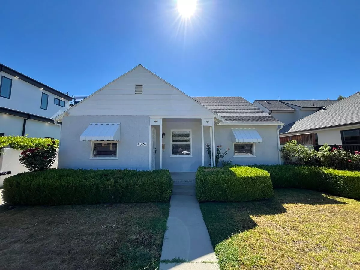 Available Now! 3+2 W/bonus Room + Appliances Included! House for rent in Sherman Oaks, CA