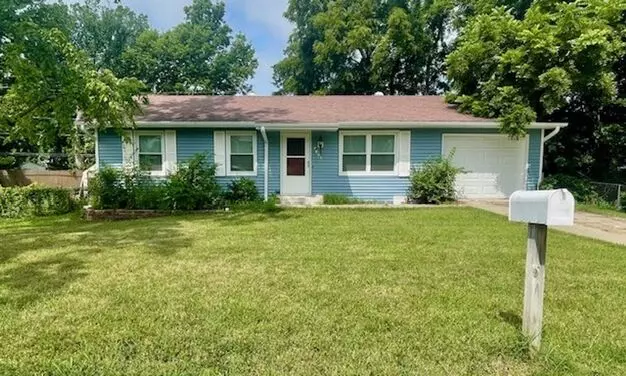 Cute 3 Bedroom, 1 Bath Home On Quiet Street Apartment for rent in Columbia, MO