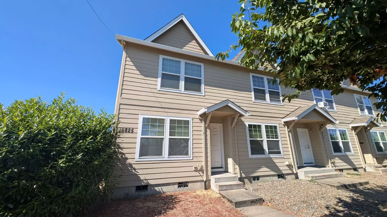 End Unit Townhouse In Forest Grove House for rent in Forest Grove, OR