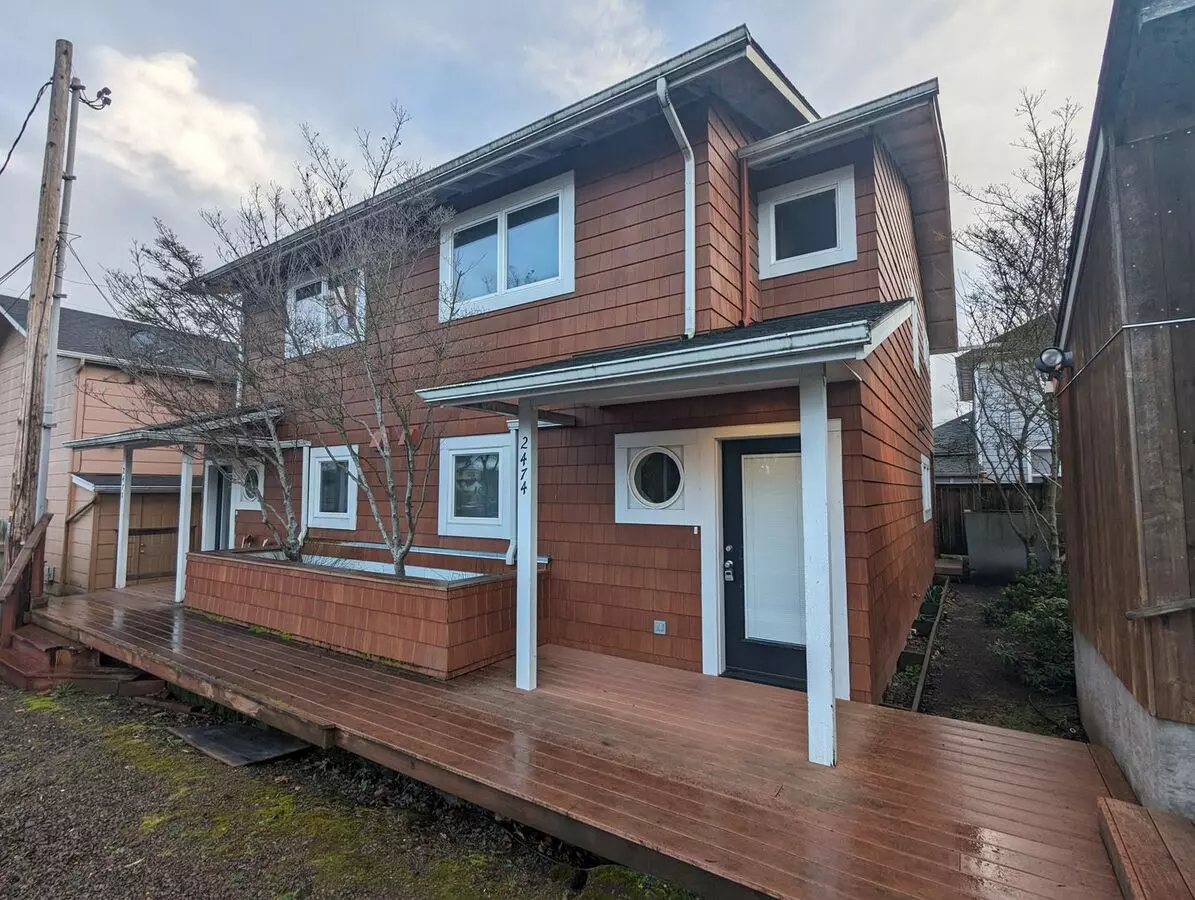 Beautiful 2-bedroom, 2.5-bath Condo Near Amazon Park! House for rent in Eugene, OR