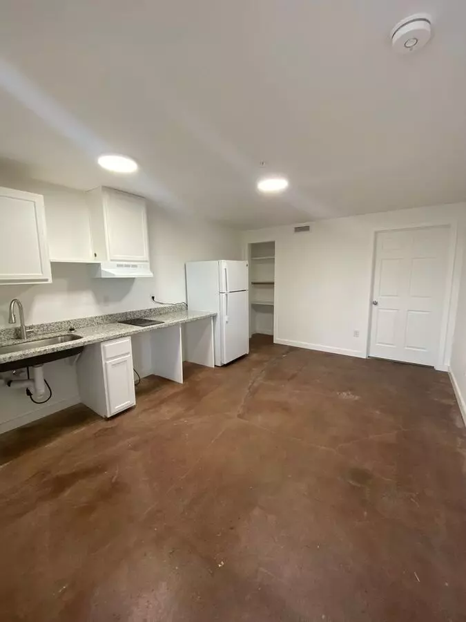 Nice Ada Accessible Studio- All Utilities Included House for rent in Creswell, OR