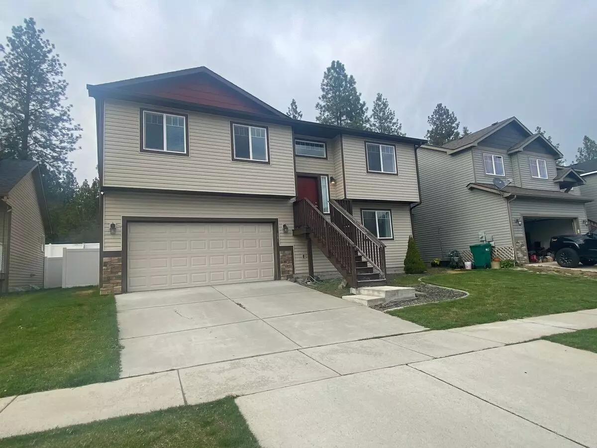 4 Bedrooms 3 Baths-mead School District House With Attached Two Car Garage House for rent in Colbert, WA