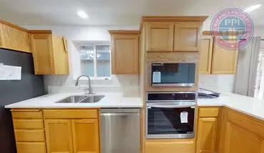 3 of 30 First Addition - Lake Oswego / Single Level, Newly Updated, Basement & Garage House for rent in Lake Oswego, OR