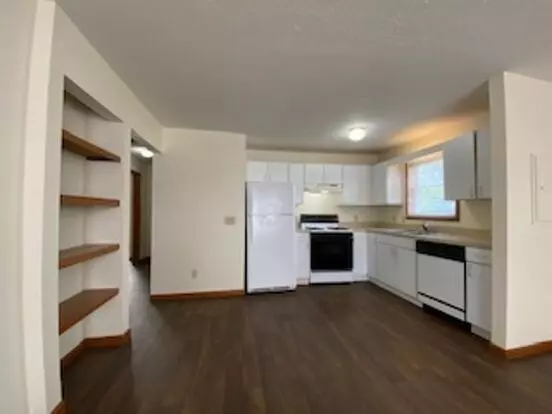 210 Stonewall Ct Apartment for rent in Nappanee, IN