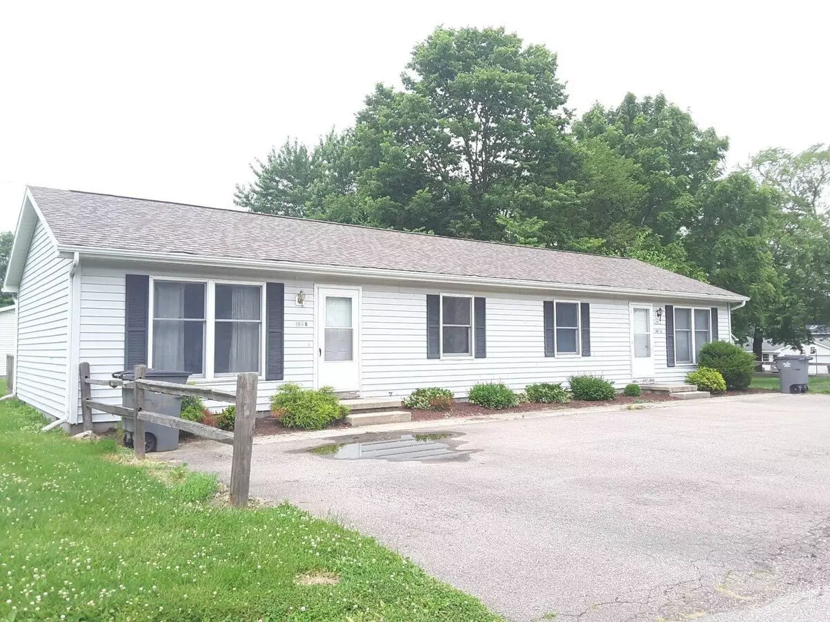 305 E Harrison St Apartment for rent in Wakarusa, IN