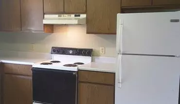 5 of 11 305 E Harrison St Apartment for rent in Wakarusa, IN