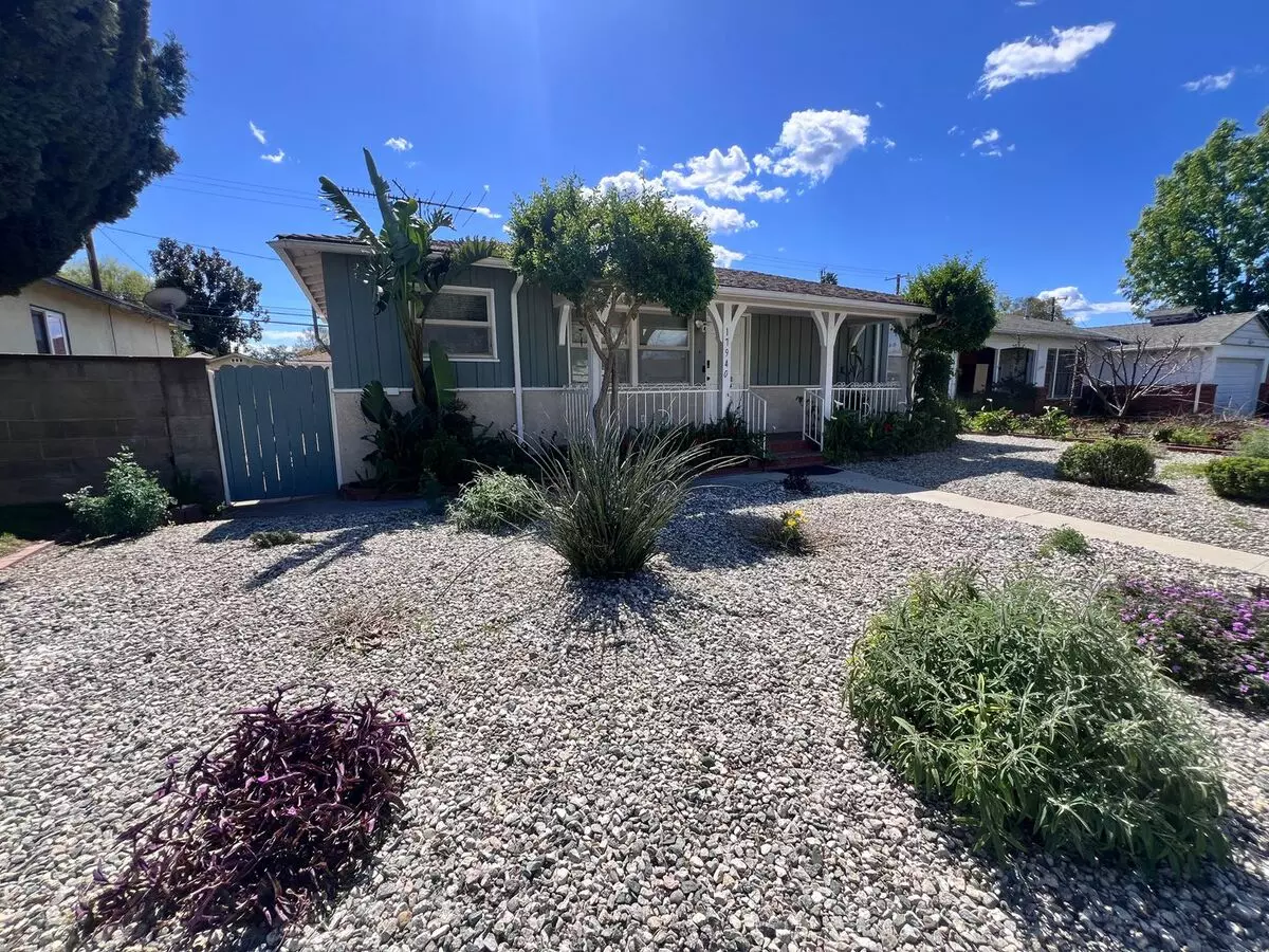 Lease Pending! 2 Bedroom Single Story Home For Rent In Reseda! House for rent in Reseda, CA