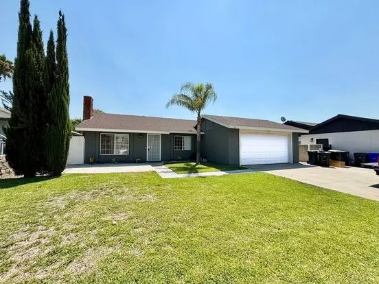 Single Story 3 Bedroom 2 Bathroom Home Apartment for rent in Fontana, CA