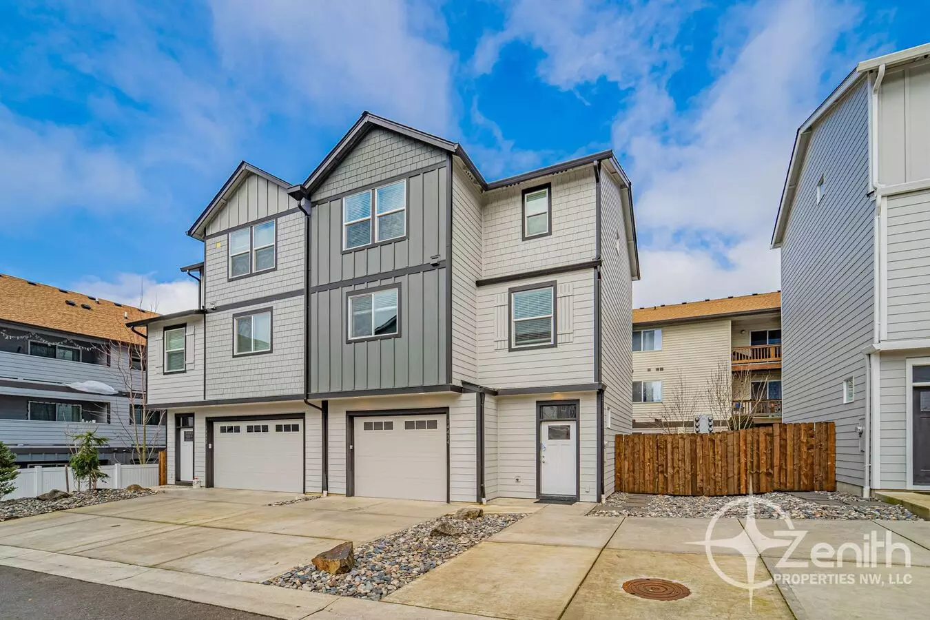 *waived Application Fees* 3 Bedroom Mt. Vista Townhouse With Media Cave/bonus Room! Modern Finishes Throughout! Garage With Ev Charging Included! Conveniently Located With Easy Access To I-5 And I-205! Walking Distance From Wsu Vancouver! Available Now! House for rent in Vancouver, WA
