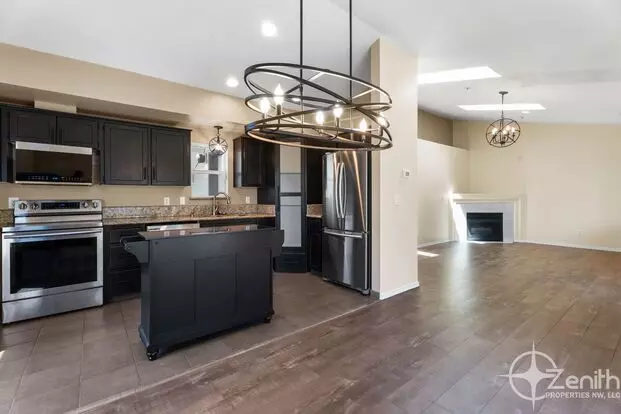 Stylish Top-floor 2br/2ba Condo With Vaulted Ceilings, Greenspace Views & Garage! Apartment for rent in Vancouver, WA Stylish Top-floor 2br/2ba Condo With Vaulted Ceilings, Greenspace Views & Garage! Apartment for rent in Vancouver, WA