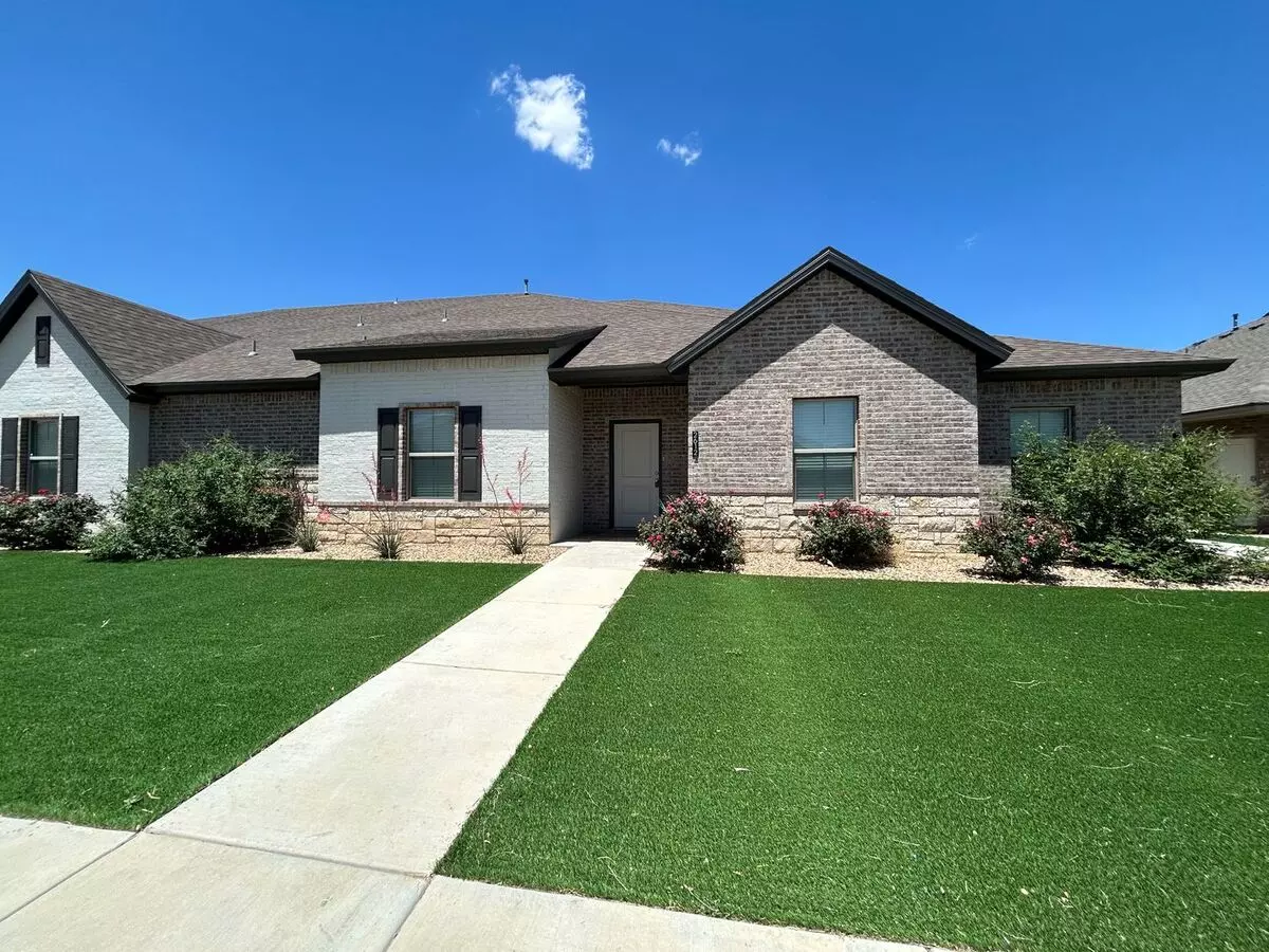 Beautiful 2/2 Located Directly East Of Cooper East Elementary House for rent in Lubbock, TX