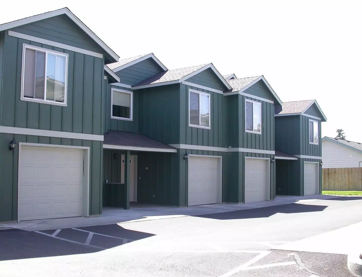 Townhome In Sw Redmond House for rent in Redmond, OR