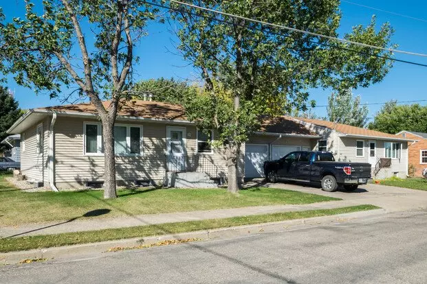 1540-1542 5th St SW Apartment for rent in Minot, ND