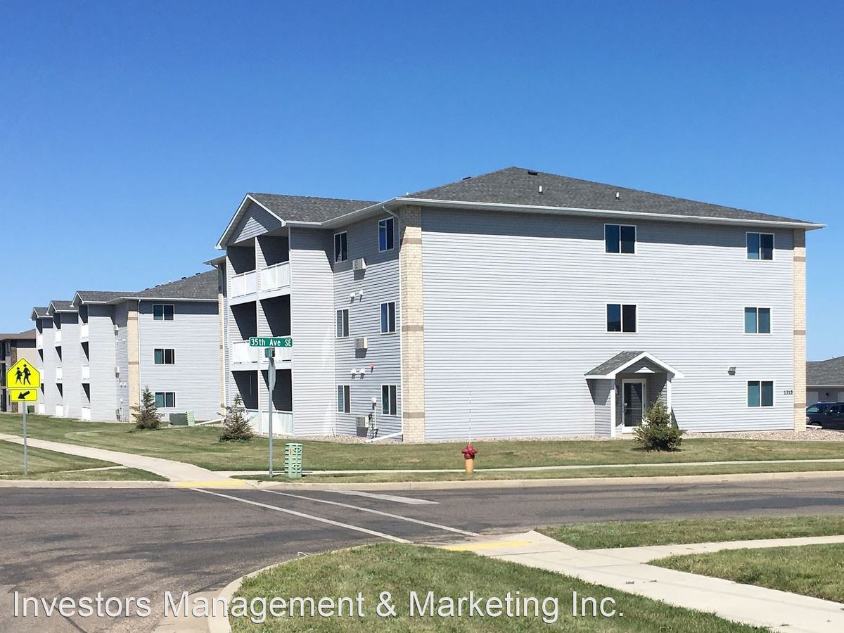 1315/1325 35th Avenue SE &amp; 1310/1320 34th Ave SE Apartment for rent in Minot, ND