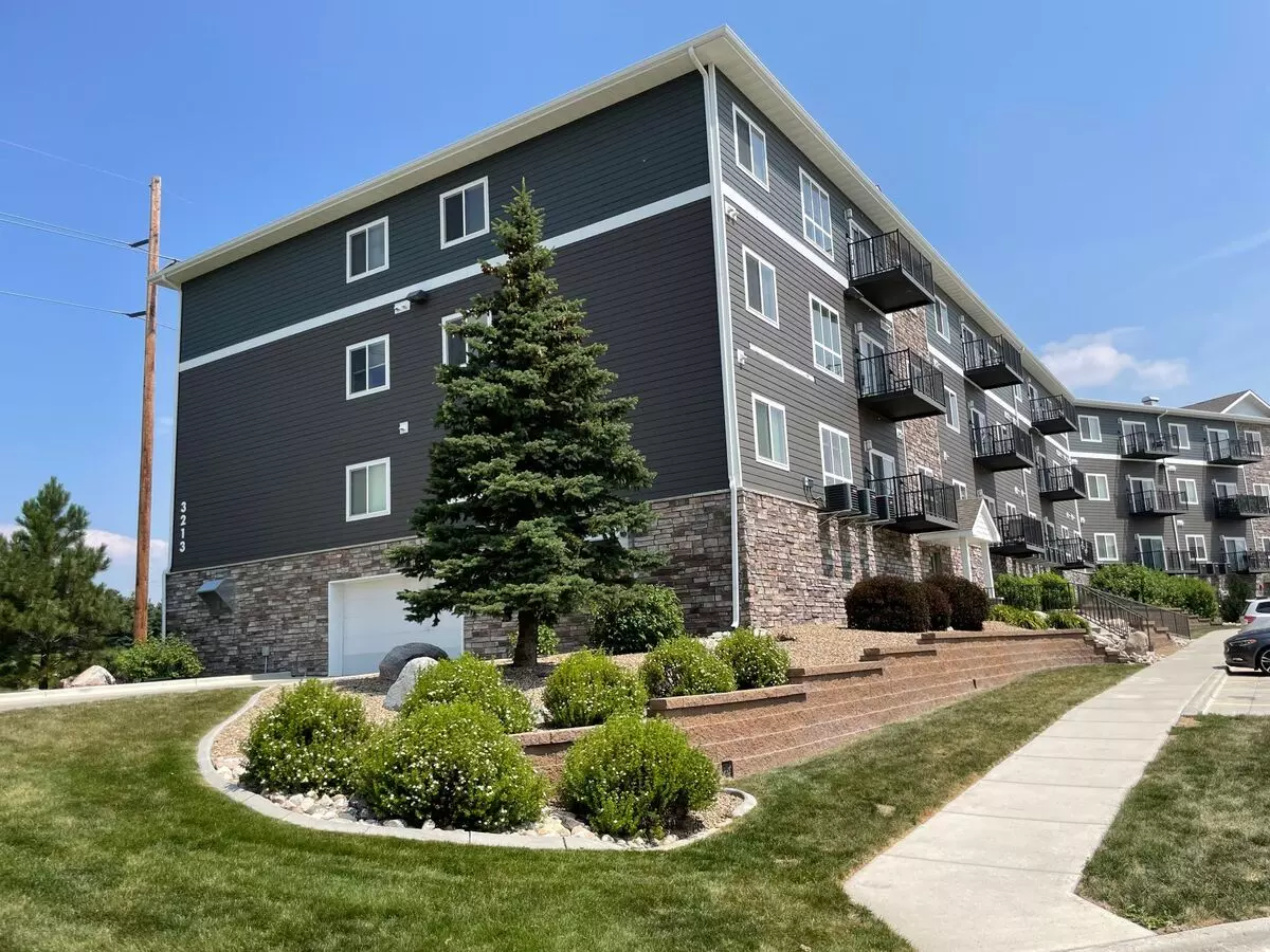 Coulee Ridge Apartment for rent in Bismarck, ND