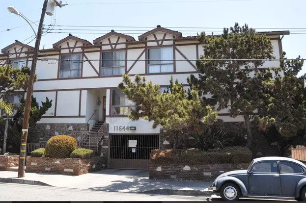 Pinnacle Acacia Llc Apartment for rent in Hawthorne, CA