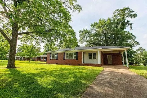 2205 Lionel Ln Apartment for rent in Albany, GA