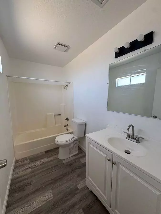 725 E Ridgecrest Blvd Apartment for rent in Ridgecrest, CA