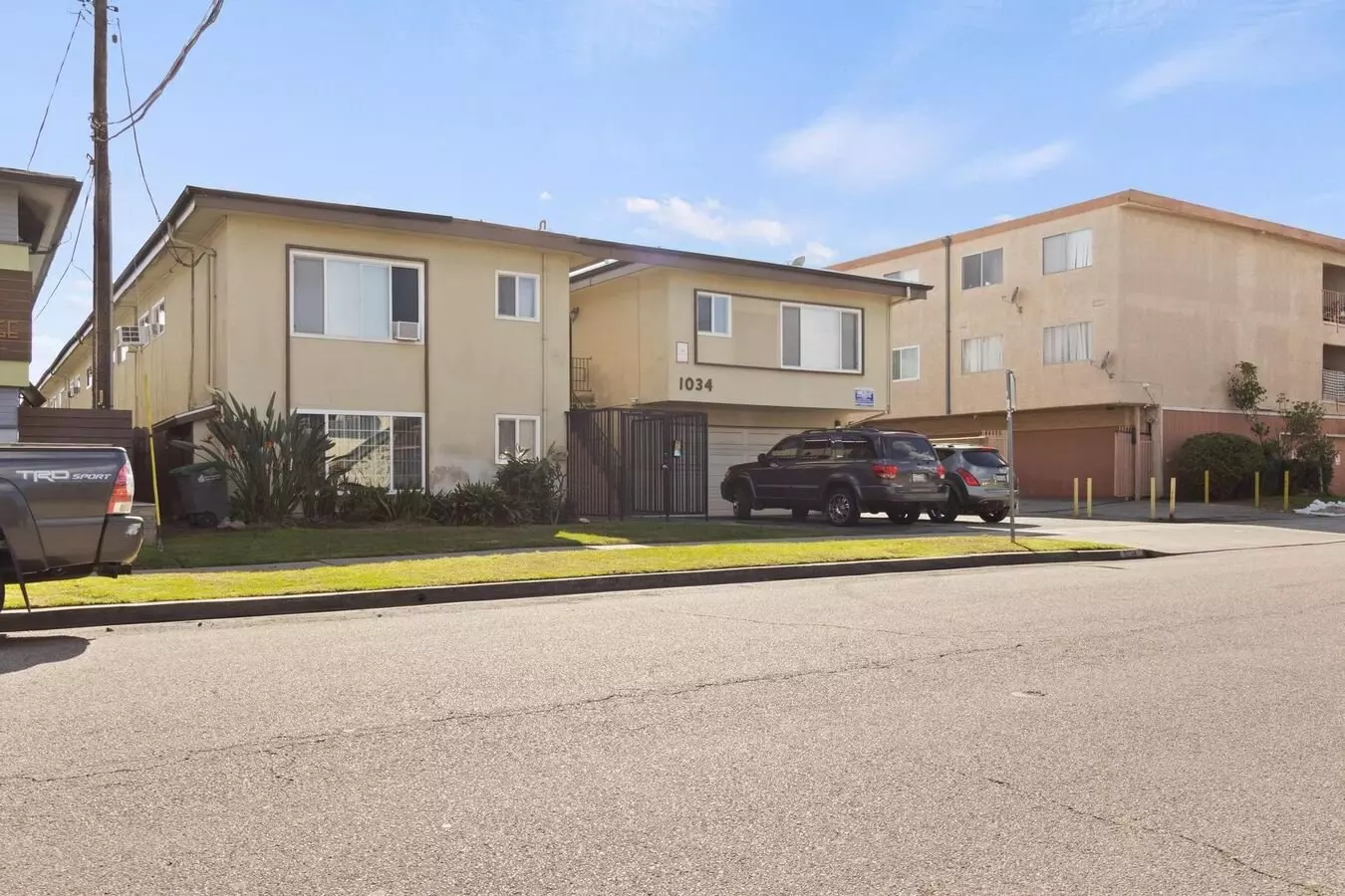 2 of 2 Newly Renovated Studio Apartment Home. This Beatiful Unit Won't Last Long!! Available For Immediate Move-in! Apartment for rent in Gardena, CA