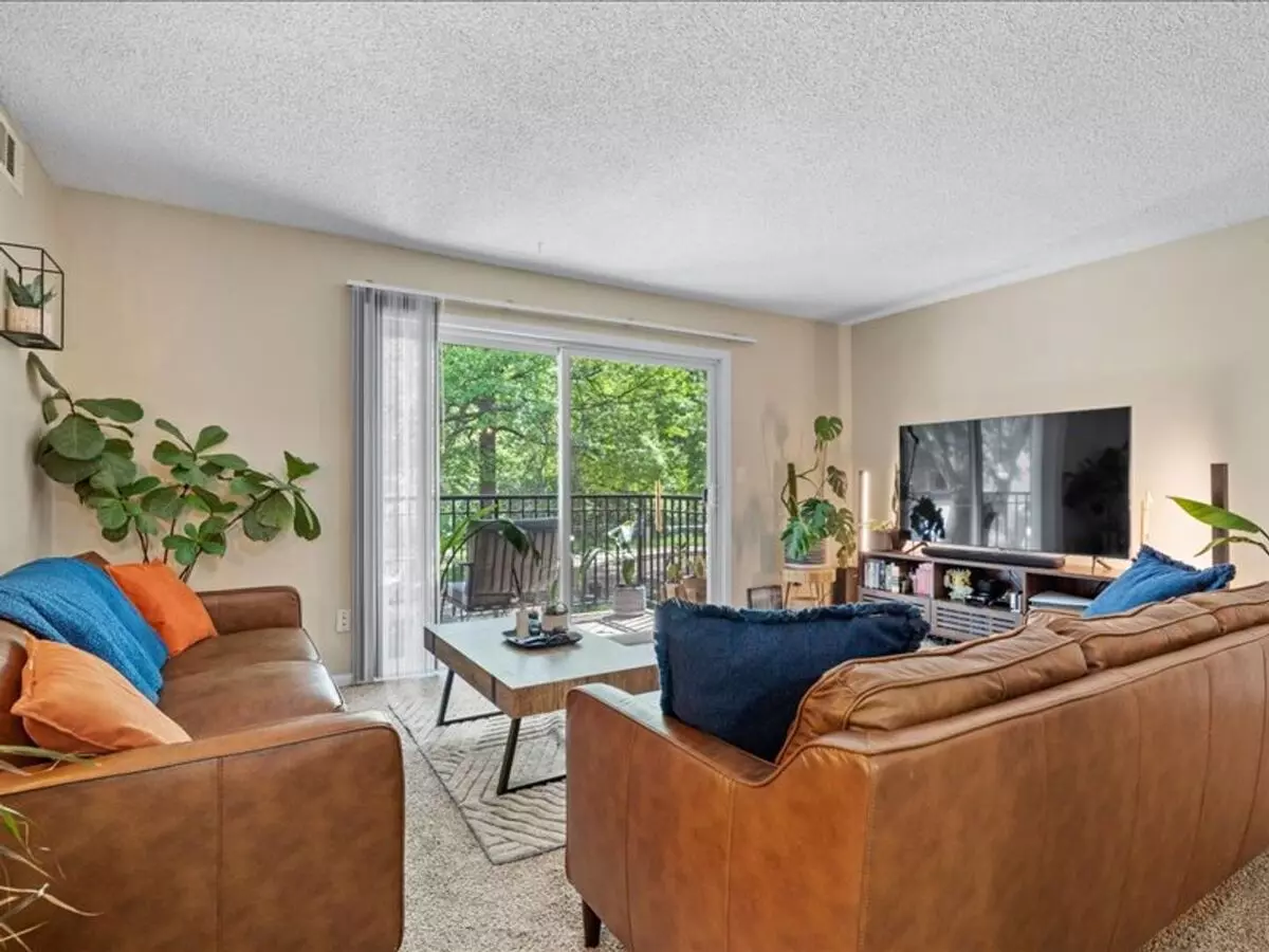 72-01 Antioch Gardens Apartment for rent in Merriam, KS