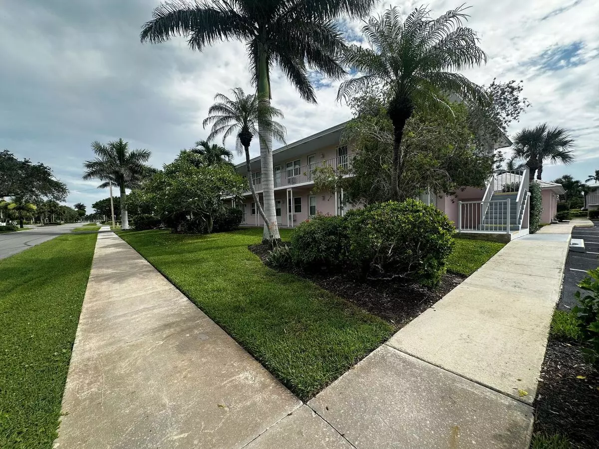 Cozy Updated Studio Unit In Central Island Complex-available September 15-2025 Apartment for rent in Marco Island, FL
