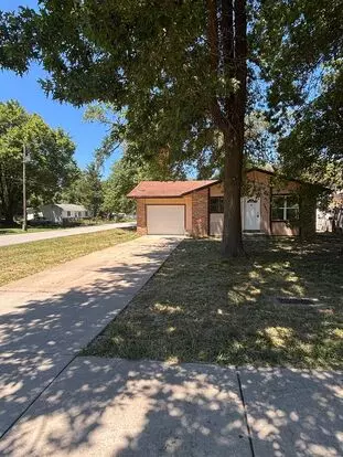 Available Now 3 Bedroom 1.5 Bathroom 1 Car Garage! Apartment for rent in Springfield, MO Available Now 3 Bedroom 1.5 Bathroom 1 Car Garage! Apartment for rent in Springfield, MO