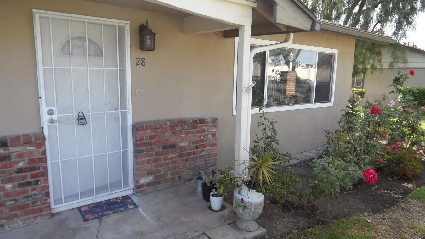 Nicely Updated 1 Bedroom 1 Bathroom, Coco Palms Community. House for rent in Orange, CA