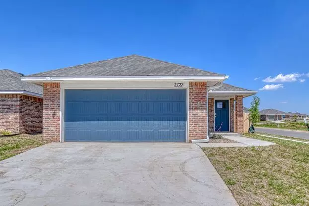 New Construction In Varenna Landing! Storm Shelter And Lawn Care Included! Apartment for rent in Norman, OK
