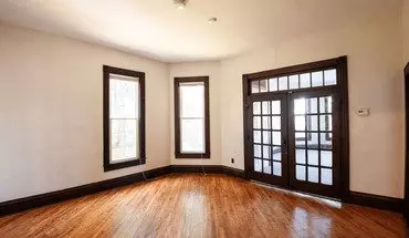 4 of 10 501 N. Washington Apartment for rent in Bloomington, IN