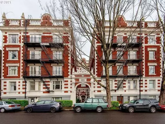 1811 NW Couch St Apartment for rent in Portland, OR