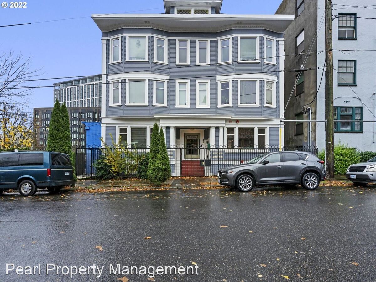 1714 NW Couch St 21 Portland, OR Apartment for Rent