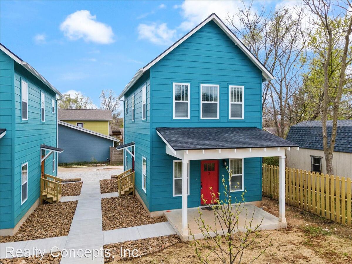 25 W 5Th St 2 Fayetteville, AR House for Rent Rentable