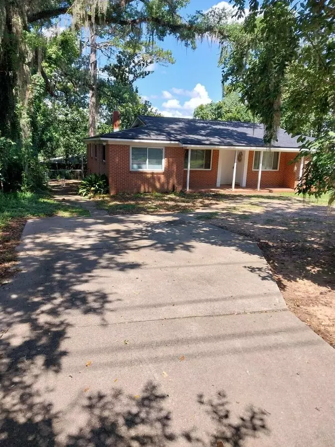 Charming Brick Duplex – Fully Fenced Back Yard House for rent in Tallahassee, FL