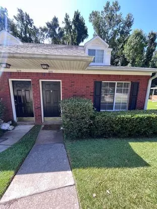 3 Br/ 2 Ba Townhome Located In Lakeshore Estates! Apartment for rent in Tallahassee, FL
