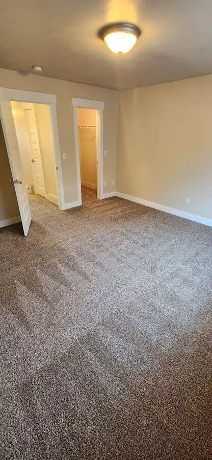 Beautiful End-unit 4 Bedroom Townhome In Sandy!! House for rent in Sandy, UT