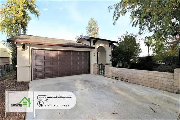 875 Lakeview Dr Apartment for rent in Redding, CA